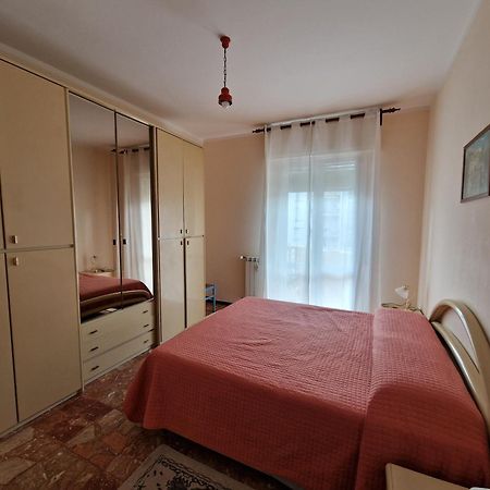 Casa Di Andreea E Bogdan Apartment Албенга Екстериор снимка